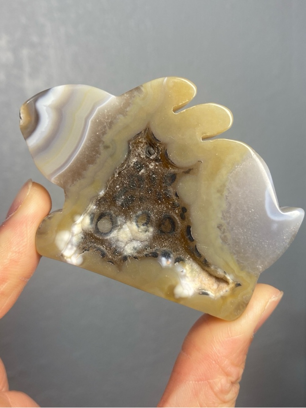 DRUZY AGATE BUNNY CRYSTAL CARVING
